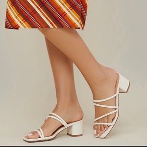 Shein White Criss Cross Chunky Sandals Size 9 !!